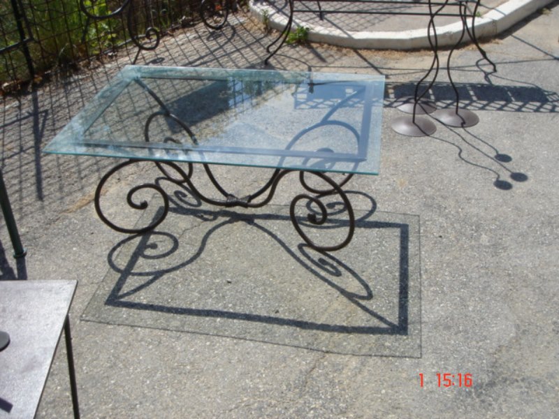 Table basse volute avec plateau en verre trempé 12