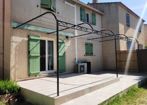 Pergola méditerranée en fer forgé